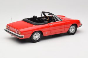 Alfa Romeo 2000 Spider Red Minichamps 1:18 180120930 Diecast - image 3 of 8