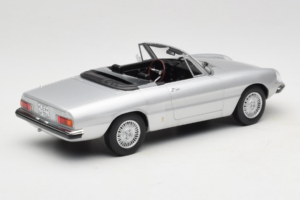 Alfa Romeo 2000 Spider Silver Norev 1:18 187884 Diecast - image 2 of 6