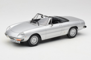 Alfa Romeo 2000 Spider Silver Norev 1:18 187884 Diecast