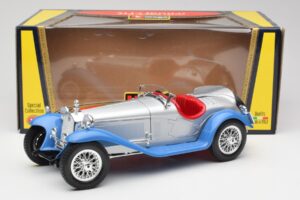 Alfa Romeo 2300 Spider Silver Blue Bburago 1:18 3008 Diecast - image 8 of 8