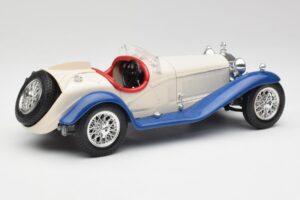 Alfa Romeo 2300 Spider White & Blue Bburago 1:18 3008-M1 Diecast - image 2 of 6