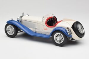 Alfa Romeo 2300 Spider White & Blue Bburago 1:18 3008-M1 Diecast - image 5 of 6