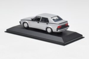 Alfa Romeo 75 3.0 V6 Silver Minichamps 1:43 400120461 Diecast - image 3 of 4