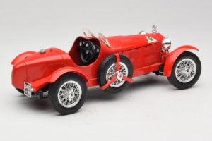 Alfa Romeo 8C 2300 Monza Red Bburago 1:18 3014 Diecast - image 2 of 6
