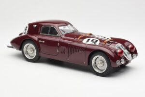 Alfa Romeo 8C 2900 B Speciale #19 24 Hours of Le Mans 1938 CMC 1:18 M-111 Diecast - image 4 of 6