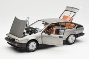 Alfa Romeo Alfetta GTV 2.0 Grey Metallic AUTOart 1:18 70147 Diecast - image 2 of 8