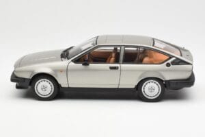 Alfa Romeo Alfetta GTV 2.0 Grey Metallic AUTOart 1:18 70147 Diecast - image 4 of 8