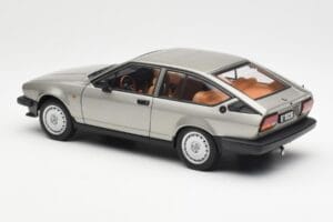 Alfa Romeo Alfetta GTV 2.0 Grey Metallic AUTOart 1:18 70147 Diecast - image 7 of 8