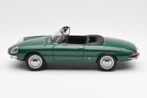 Alfa Romeo Duetto Spider Green AUTOart 1:18 70138 Diecast - image 4 of 8