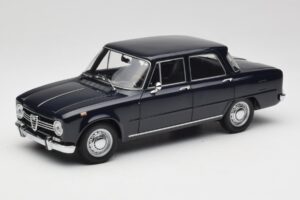 Alfa Romeo Giulia 1300 Blue Minichamps 1:18 180120905 Diecast