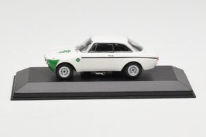Alfa Romeo Giulia 1300 GTA Junior White Minichamps 1:43 400120601 Diecast