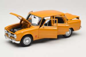 Alfa Romeo Giulia 1300 Super Orange Minichamps 1:18 180120900 Diecast - image 2 of 8