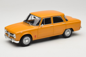 Alfa Romeo Giulia 1300 Super Orange Minichamps 1:18 180120900 Diecast