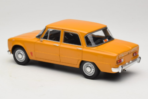 Alfa Romeo Giulia 1300 Super Orange Minichamps 1:18 180120900 Diecast - image 7 of 8
