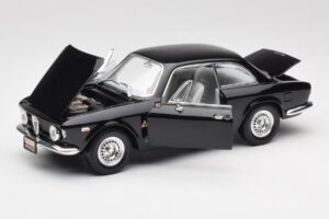 Alfa Romeo Giulia Sprint GTA Black Road Signature 1:18 92348 Diecast - image 2 of 8