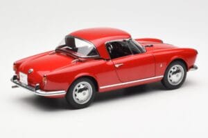 Alfa Romeo Giulietta 1300 Spider Red AUTOart 1:18 70157 Diecast - image 3 of 8