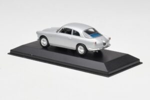 Alfa Romeo Giulietta Sprint Silver Minichamps 1:43 400120400 Diecast - image 3 of 4