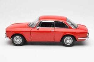 Alfa Romeo GT 1300 Junior LHD Red AUTOart 1:18 70131 Diecast - image 4 of 8