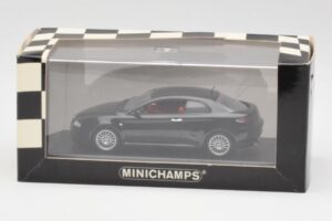 Alfa Romeo GT Black Minichamps 1:43 400120320 Diecast - image 4 of 4