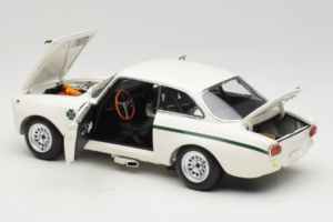 Alfa Romeo GTA 1300 Junior White Minichamps 1:18 100120501 Diecast - image 5 of 8