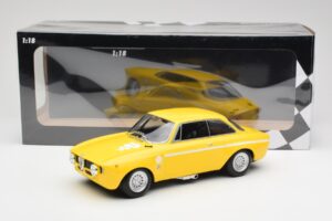 Alfa Romeo GTA 1300 Junior Yellow Minichamps 1:18 155120024 Diecast - image 6 of 6