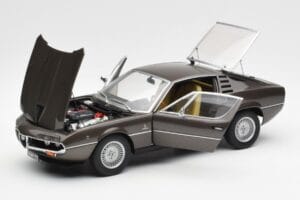 Alfa Romeo Montreal Brown Metallic AUTOart 1:18 70173 Diecast - image 2 of 8