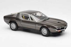Alfa Romeo Montreal Brown Metallic AUTOart 1:18 70173 Diecast - image 6 of 8