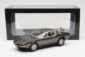 Alfa Romeo Montreal Brown Metallic AUTOart 1:18 70173 Diecast - image 8 of 8