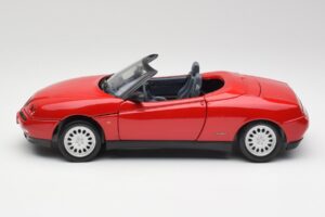 Alfa Romeo Spider 916 Alfa Red Maisto 1:18 50278 Diecast - image 4 of 8