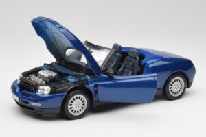 Alfa Romeo Spider 916 Periwinkle Blue Maisto 1:18 50308 Diecast - image 2 of 7