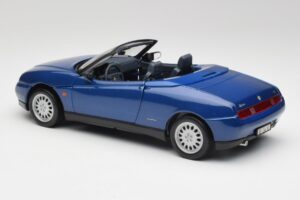 Alfa Romeo Spider 916 Periwinkle Blue Maisto 1:18 50308 Diecast - image 6 of 7