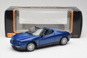 Alfa Romeo Spider 916 Periwinkle Blue Maisto 1:18 50308 Diecast - image 7 of 7