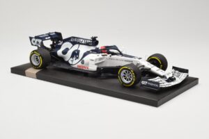 AlphaTauri Honda AT01 #26 D. Kvyat Italian GP 2020 Minichamps 1:18 117200826 Diecast - image 4 of 6