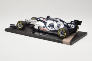 AlphaTauri Honda AT01 #26 D. Kvyat Italian GP 2020 Minichamps 1:18 117200826 Diecast - image 5 of 6