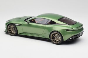 Aston Martin DB12 Green GT Spirit 1:18 GT466 Resin - image 4 of 5