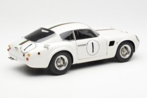 Aston Martin DB4 GT Zagato #1 24 Hours of Le Mans 1961 CMC 1:18 M-139 Diecast - image 2 of 6