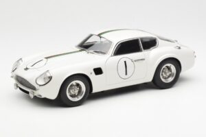 Aston Martin DB4 GT Zagato #1 24 Hours of Le Mans 1961 CMC 1:18 M-139 Diecast