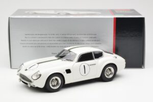 Aston Martin DB4 GT Zagato #1 24 Hours of Le Mans 1961 CMC 1:18 M-139 Diecast - image 6 of 6