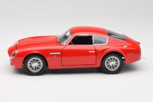 Aston Martin DB4 GT Zagato Red Road Signature 1:18 92728 Diecast - image 4 of 8
