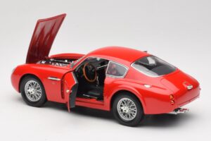 Aston Martin DB4 GT Zagato Red Road Signature 1:18 92728 Diecast - image 5 of 8