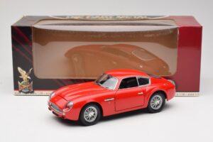 Aston Martin DB4 GT Zagato Red Road Signature 1:18 92728 Diecast - image 8 of 8
