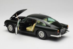 Aston Martin DB5 California Sage Chrono 1:18 H1001 Diecast - image 5 of 8