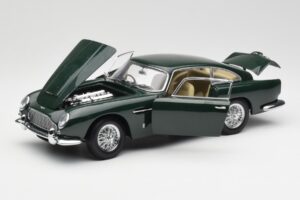 Aston Martin DB5 RHD Green AUTOart 1:18 70024 Diecast - image 2 of 8