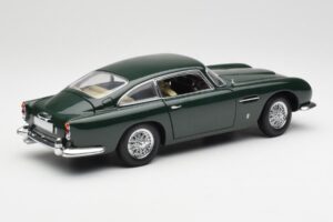 Aston Martin DB5 RHD Green AUTOart 1:18 70024 Diecast - image 3 of 8