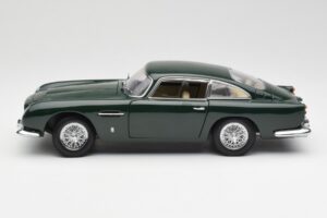 Aston Martin DB5 RHD Green AUTOart 1:18 70024 Diecast - image 4 of 8