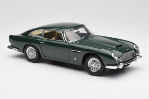 Aston Martin DB5 RHD Green AUTOart 1:18 70024 Diecast - image 6 of 8