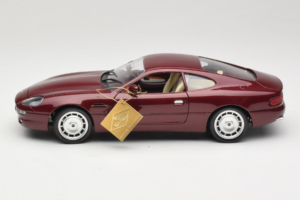 Aston Martin DB7 Red Guiloy 1:18 67550 Diecast - image 4 of 8