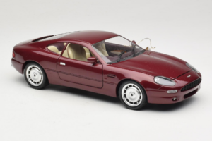 Aston Martin DB7 Red Guiloy 1:18 67550 Diecast - image 6 of 8