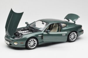 Aston Martin DB7 Vantage Green Maisto 1:18 36880 Diecast - image 2 of 8