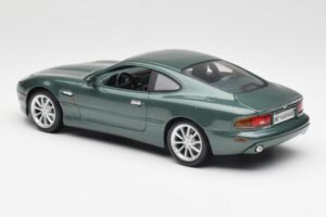 Aston Martin DB7 Vantage Green Maisto 1:18 36880 Diecast - image 7 of 8